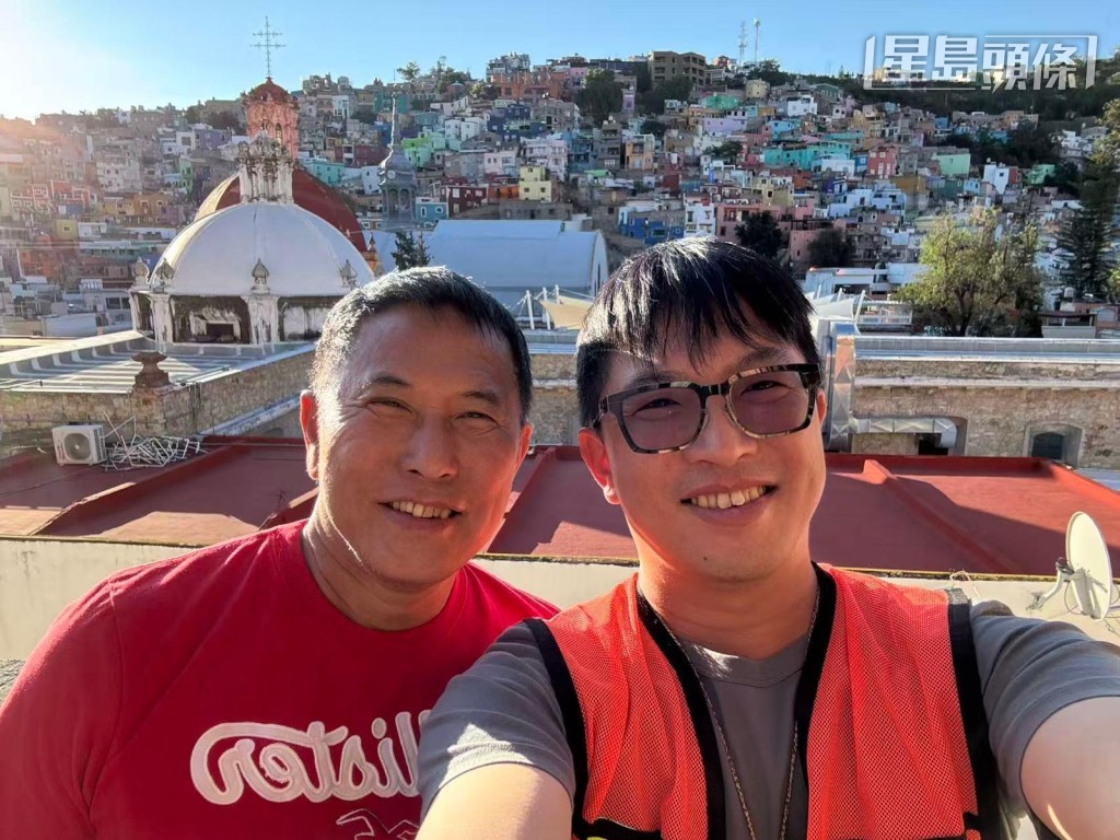 羅禮賢父子拍住上。