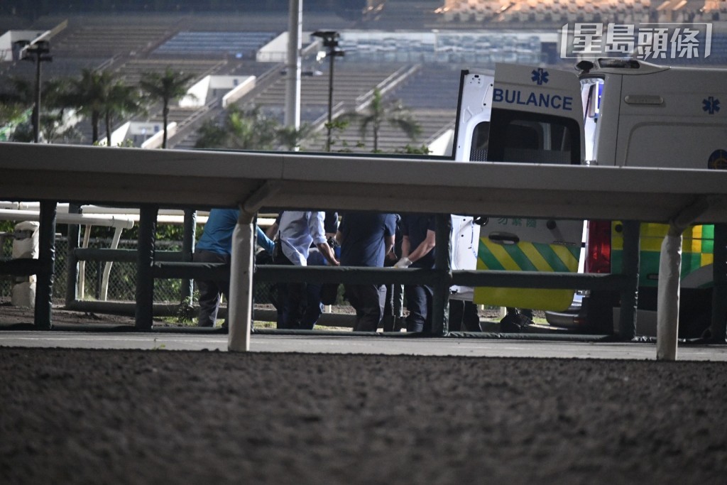 騎馬人因而受傷，即時送往醫院接受治理。