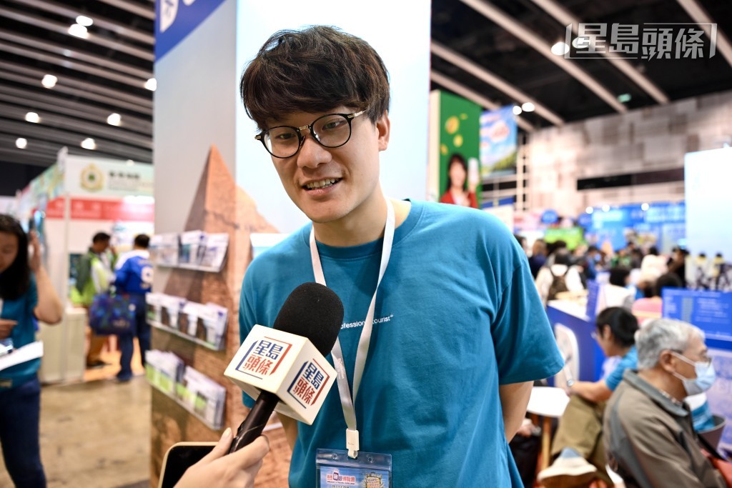 DeWonder Travel創辦人陳先生表示，今日人流一般，生意與去年相若。