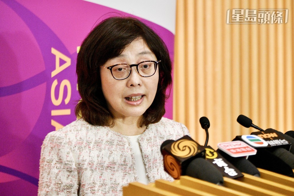 发展局局长宁汉豪表示,当局粗略估计目前约有400幢50年或以上楼龄的私人楼宇,单靠维修难以治本,亦不合乎成本效益。资料图片 发展局局长宁汉豪表示,当局粗略估计目前约有400幢50年或以上楼龄的私人楼宇,单靠维修难以治本,亦不合乎成本效益。资料图片