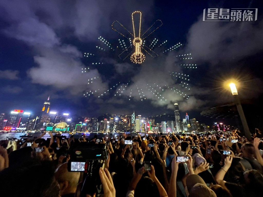第二場多啦A夢無人機匯演7.20晩上於尖東上空上演。資料圖片 第二場多啦A夢無人機匯演7.20晩上於尖東上空上演。資料圖片