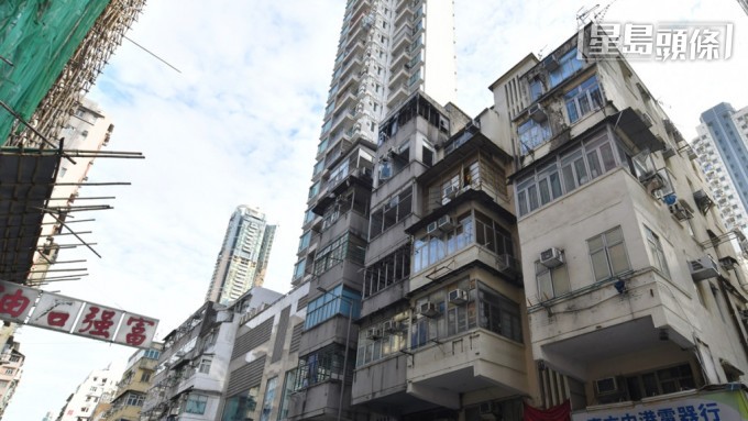 立法会首读精简强拍条例草案建议楼龄50年或以上私人楼宇的强拍门槛,由目前百分之80降至百分之70或65。资料图片 立法会首读精简强拍条例草案建议楼龄50年或以上私人楼宇的强拍门槛,由目前百分之80降至百分之70或65。资料图片