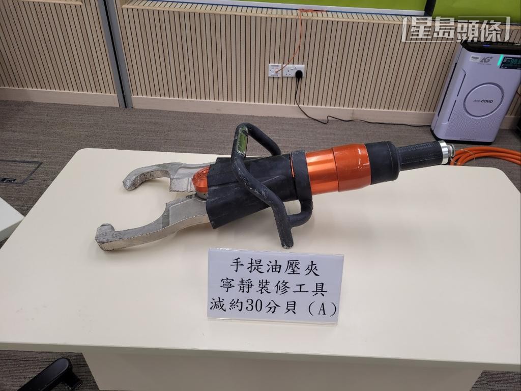寧靜裝修工具可有效減低鄰近單位內的噪音10至20分貝。趙克平攝