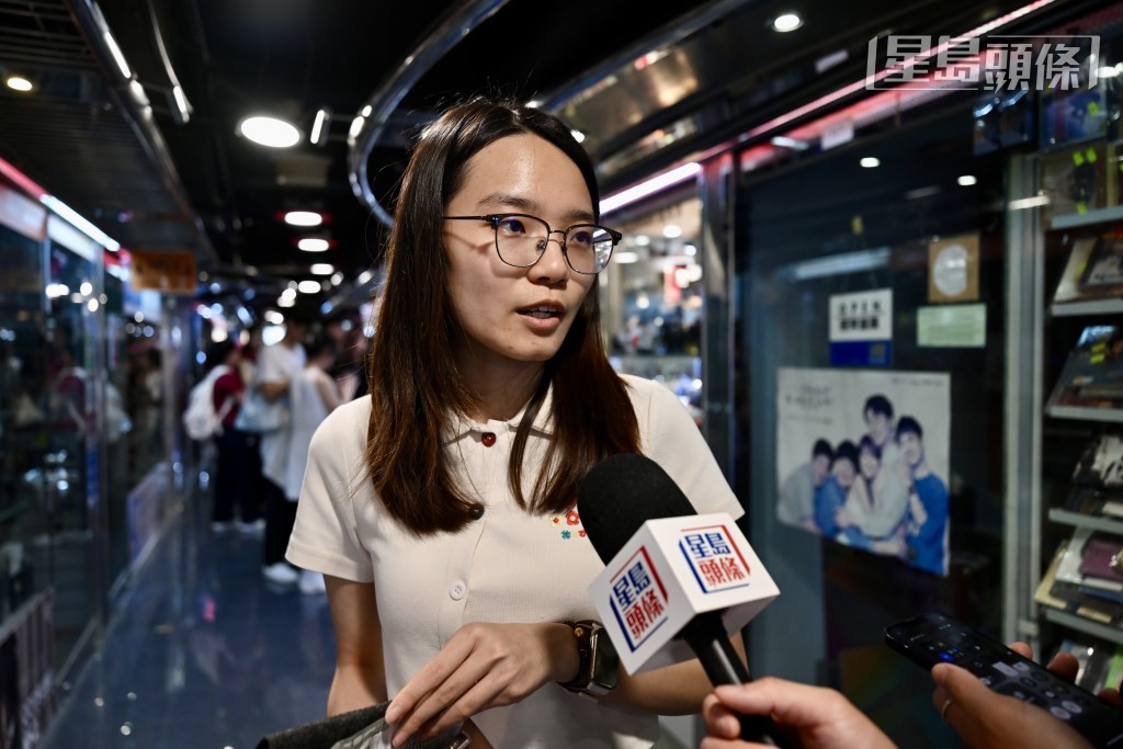 來自深圳的梁小姐表示，今次來港主要目的是購物，而非旅遊，特別是購買數碼產品。