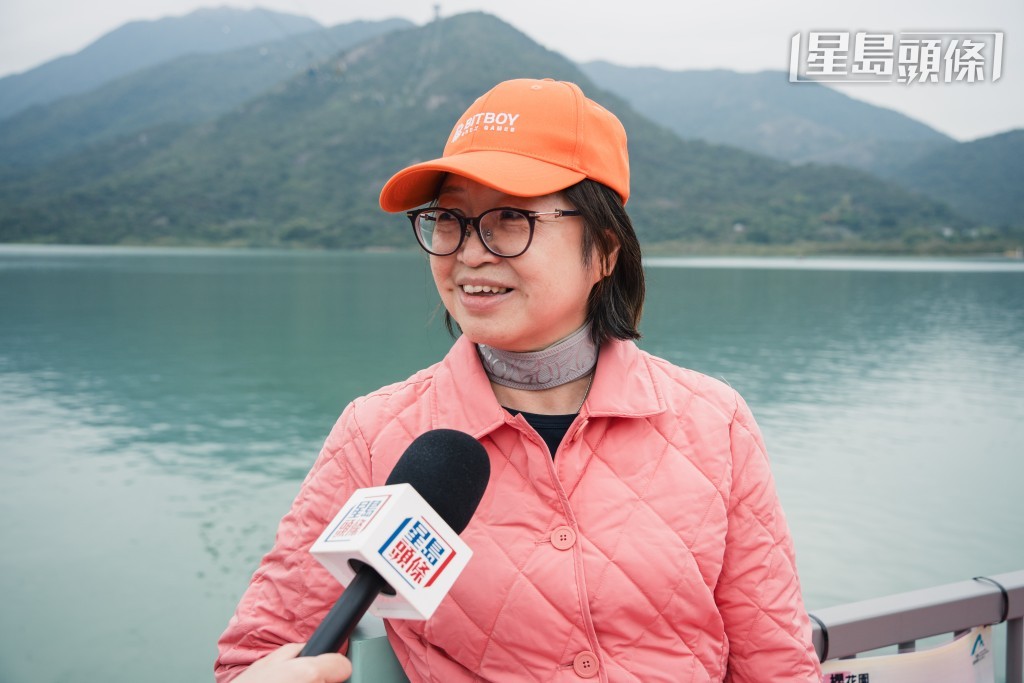 雷女士認為櫻花園比想像中熱鬧，人流很多。