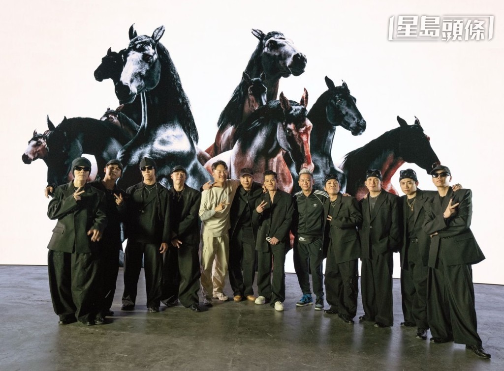 馬會與藝人郭富城合作,籌備近半年的香港賽馬會年度主題曲〈衝衝衝〉,已於日前派台,而該歌曲的MV亦在日前上架。 馬會與藝人郭富城合作,籌備近半年的香港賽馬會年度主題曲〈衝衝衝〉,已於日前派台,而該歌曲的MV亦在日前上架。