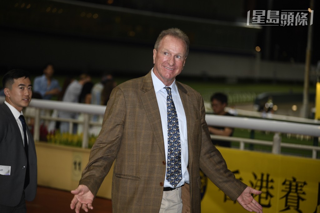 前香港練馬師苗禮德現時過住半退休的生活，他亦有協助馬會於南非物色良駒。