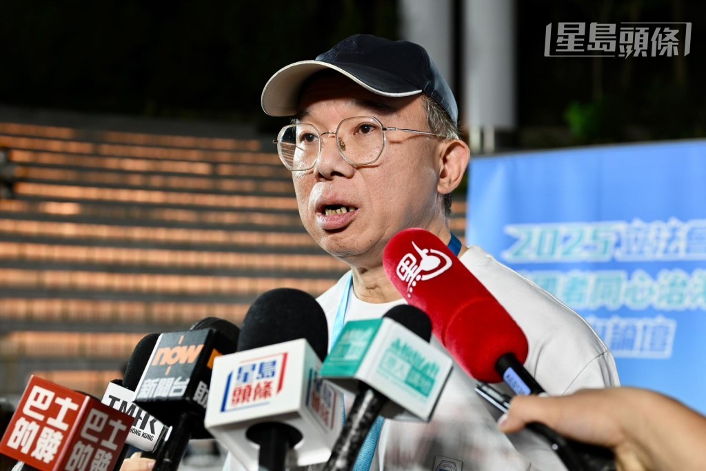 曾國衞。 曾國衞。