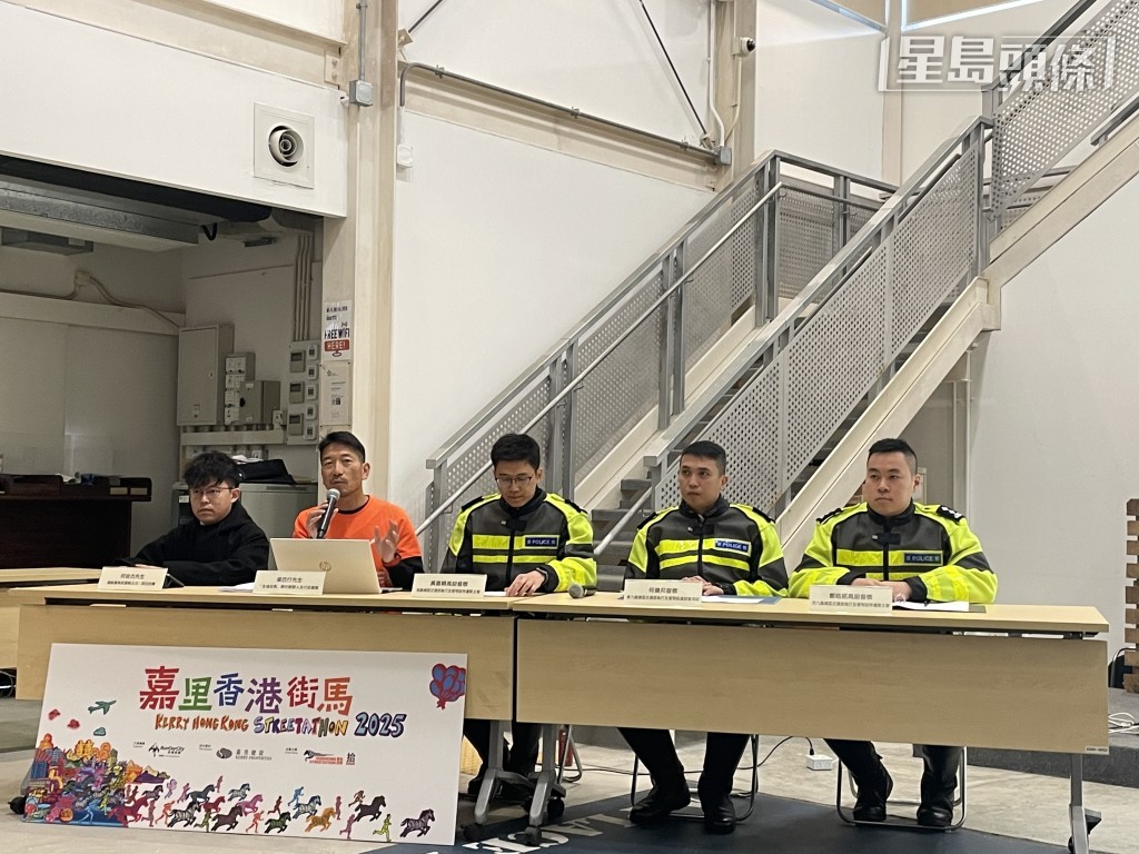 「全城街馬」聯合創辦人及行政總裁梁百行（左二）。蔡思宇攝