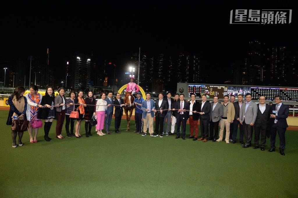 徐兆麟和其父十分欣賞全哥，今次再以「開心百合」合作，當然希望能馬到功成！