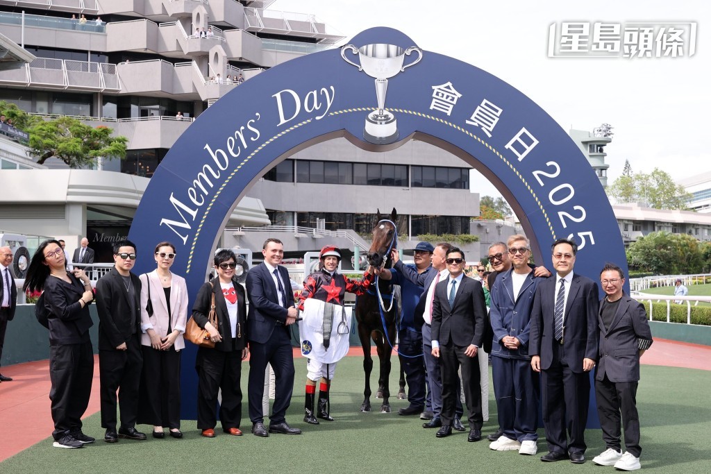 天王郭富城近期養馬運不俗,「舞林寶典」一出即勝兼捧盃。 天王郭富城近期養馬運不俗,「舞林寶典」一出即勝兼捧盃。