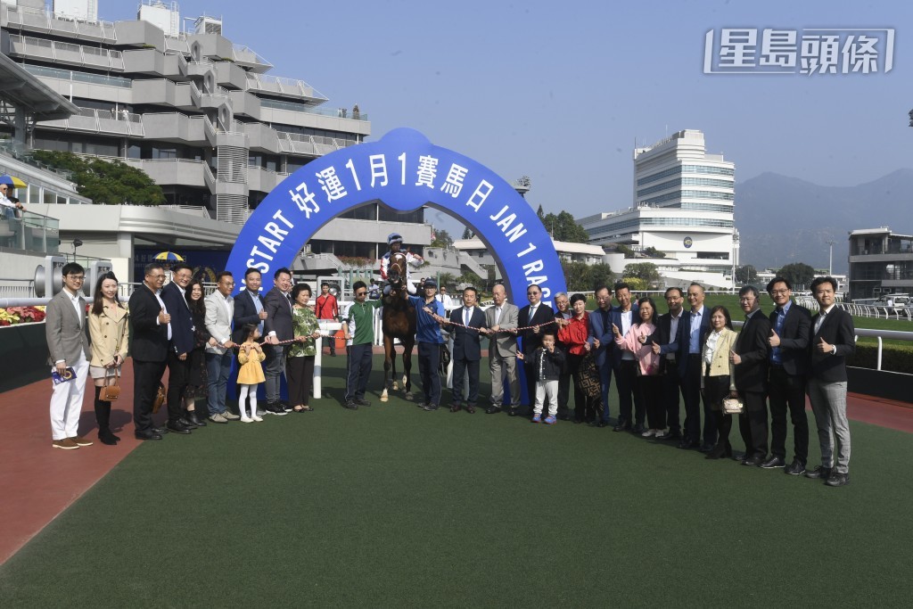 「常」系馬主梁麟過往曾經養過四捷馬「常拼常勝」，養馬運尚算不錯。