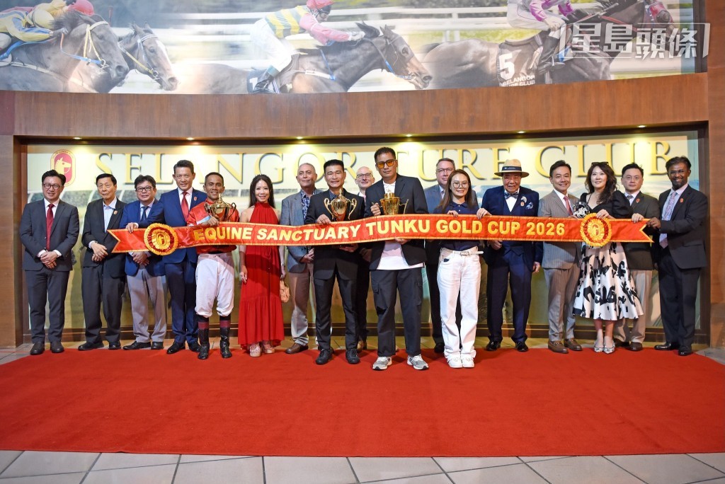 林利杰过往担任骑师时,曾在〇二和〇六年策马赢出此赛,今次则是他出任练马师后,首次赢出一级赛。图片来源:雪兰莪赛马公会 林利杰过往担任骑师时,曾在〇二和〇六年策马赢出此赛,今次则是他出任练马师后,首次赢出一级赛。图片来源:雪兰莪赛马公会