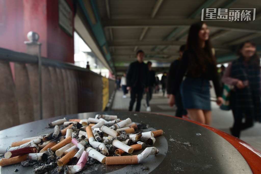 去年立法會通過《2025年控煙法例（修訂）條例草案》，包括擴大禁煙區。資料圖片
