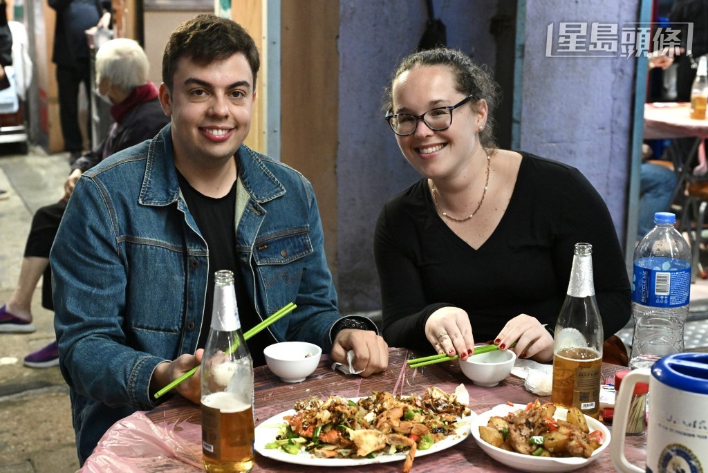 林先生指店舖近十年獲網絡上不少人推薦，令遊客生意變多，現時約有三分二客人為遊客。 鍾健華攝