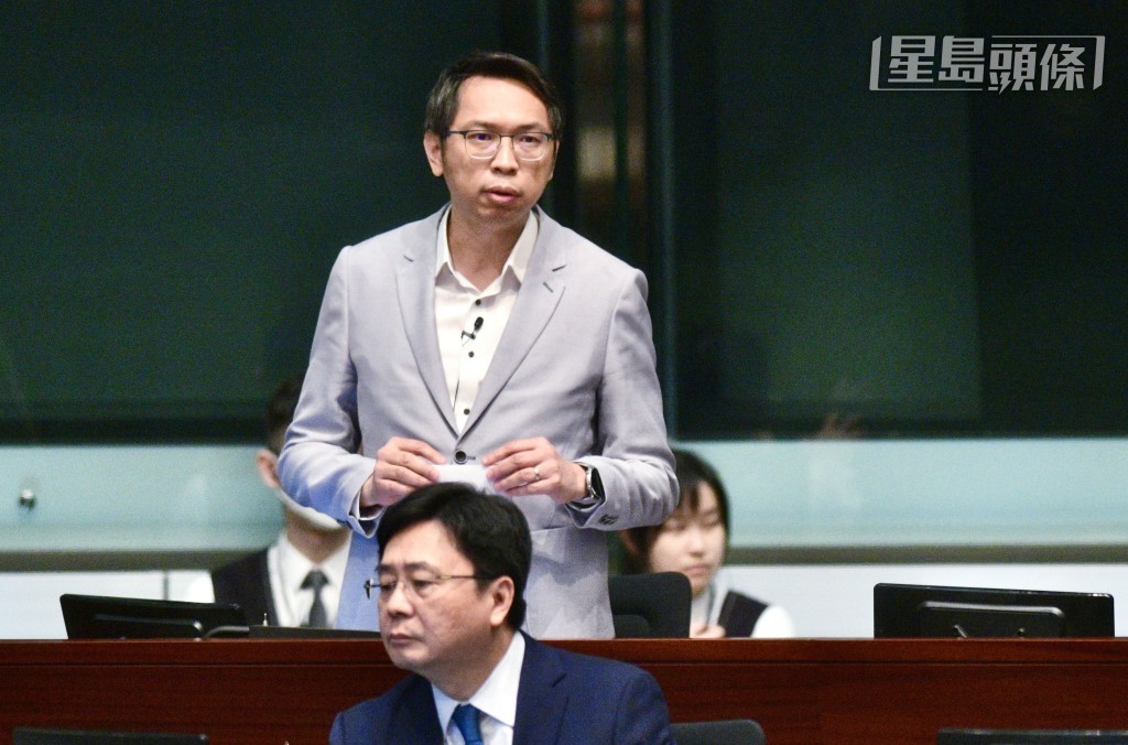現任選委界議員陸頌雄再次轉跑道,出戰直選。資料圖片 現任選委界議員陸頌雄再次轉跑道,出戰直選。資料圖片