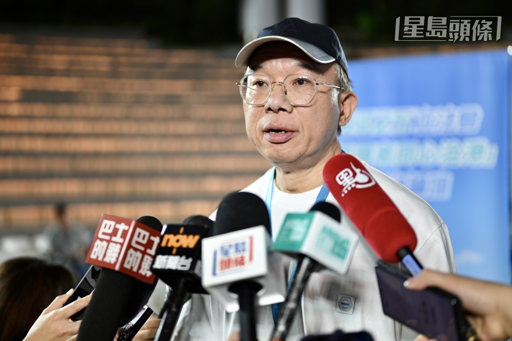 曾國衞認為10場論壇達致預期的效果,即是令到市民更加了解候選人的情況,從而作出合適的投票選擇。 曾國衞認為10場論壇達致預期的效果,即是令到市民更加了解候選人的情況,從而作出合適的投票選擇。