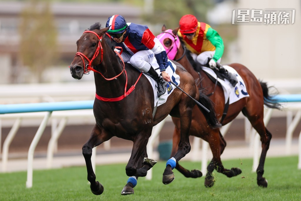 「数字天文」拣跑刚周日千八米三级赛百周年纪念银瓶，结果一矢中的，在梁家俊胯下一放到底。