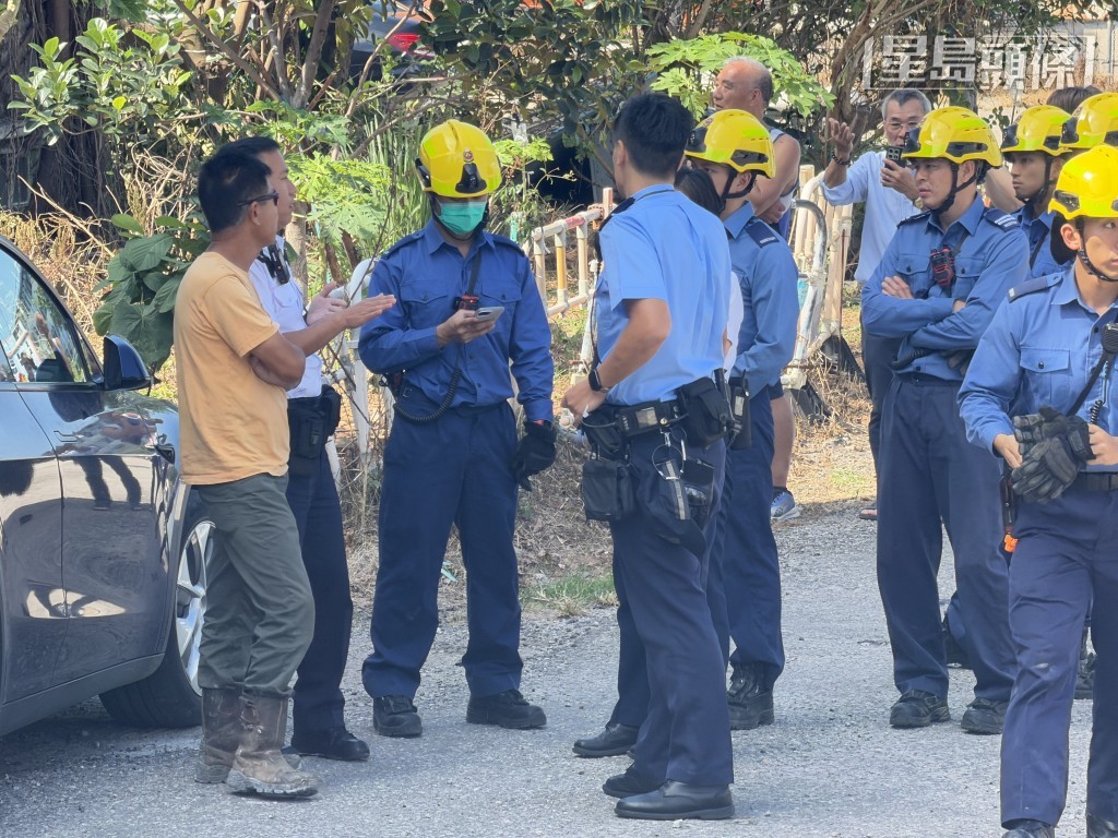 大批救援人員趕到現場。梁國峰攝 大批救援人員趕到現場。梁國峰攝