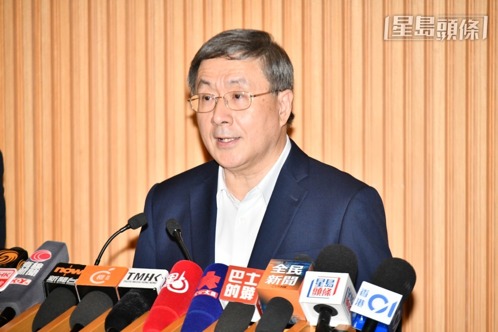 政務司副司長卓永興（27日）公布安排宏志閣以外的7座大廈居民，於4月20日至5月4日期間，分批返回單位執拾個人物品。