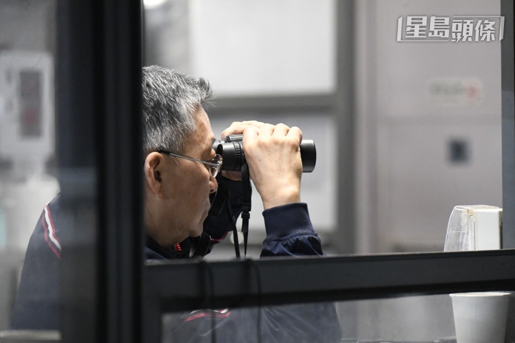 呂健威今早在場在烽火台底層督操。 呂健威今早在場在烽火台底層督操。