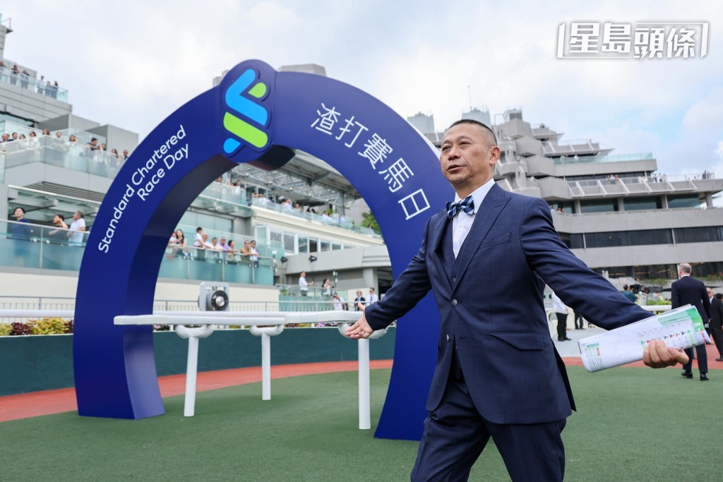 沈集成在賽後說：「我實在非常幸運，是位十分幸運的練馬師，因為我有機會訓練『浪漫勇士』。」