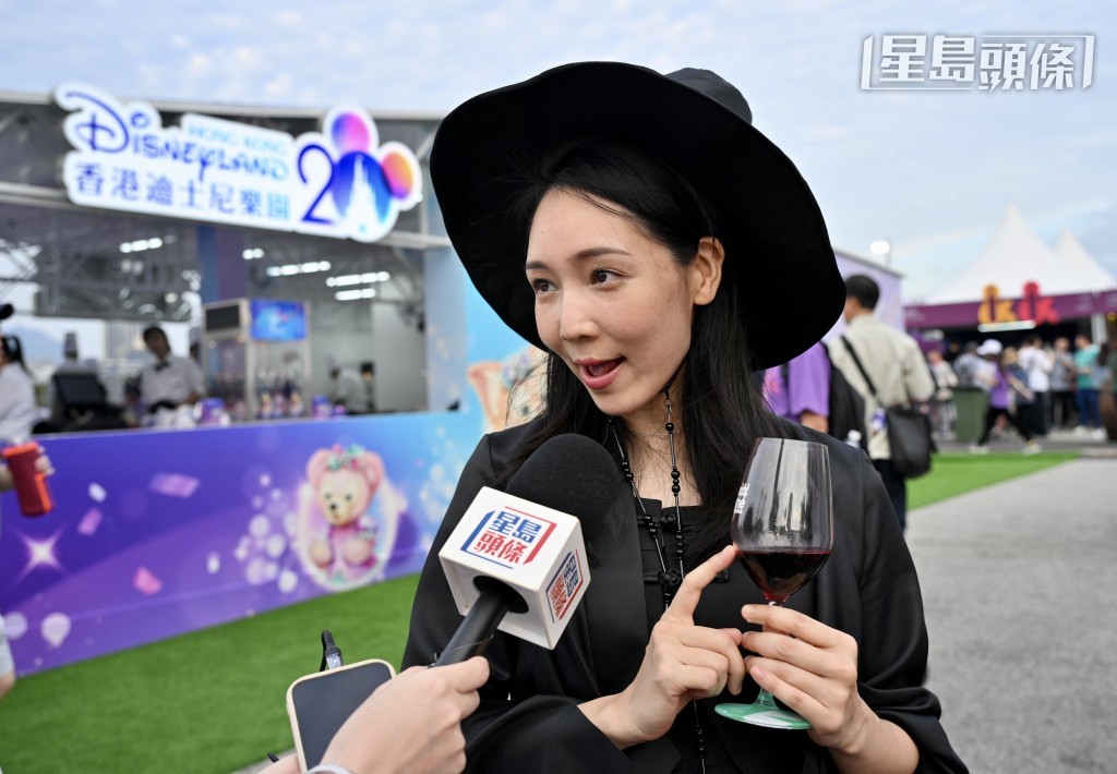Kanoko表示,今年氣氛較以往熱鬧,活動開放時間延長,自己與朋友計劃留至深夜,「盡情投入這場味覺盛宴」。 Kanoko表示,今年氣氛較以往熱鬧,活動開放時間延長,自己與朋友計劃留至深夜,「盡情投入這場味覺盛宴」。