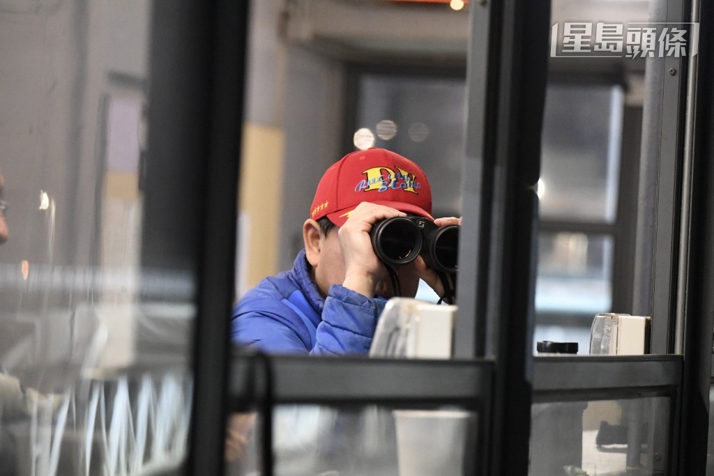 今早「陸小鳳」在大圈出試時，葉楚航都有全程吼實，動態積極。