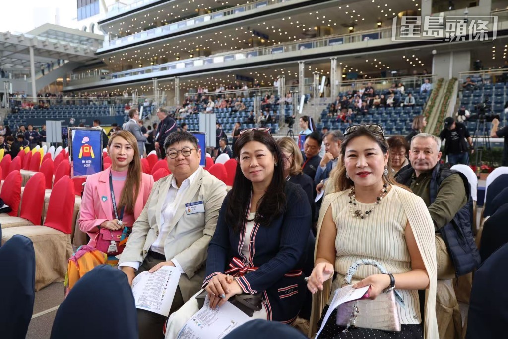 「祝愿」抽二档，马主之一车晓红说：「我们很满意这个档位，「祝愿」健康状态良好，上仗步速不利发挥，希望周日有好形势，马儿会一如以往般努力全力以赴。」  