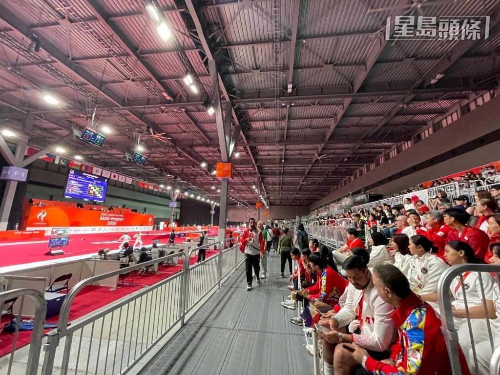 亞運這個劍擊場同樣連接機場,但感覺香港「亞博」的座位及規格更勝一籌。徐嘉華攝 亞運這個劍擊場同樣連接機場,但感覺香港「亞博」的座位及規格更勝一籌。徐嘉華攝