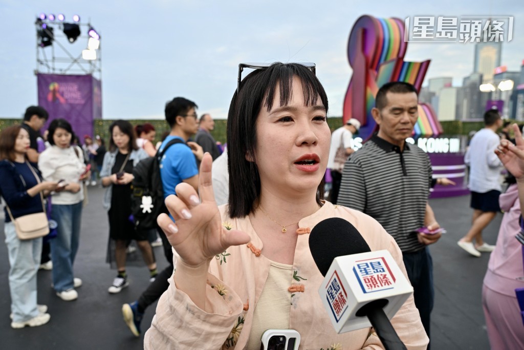 謝小姐與友人特意選擇在周末入場。 謝小姐與友人特意選擇在周末入場。