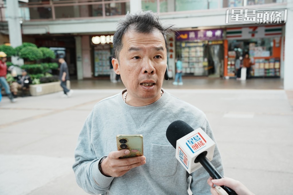 居民林生表示，屋苑地下及樓梯走火通道亦曾堆放大量易燃物。