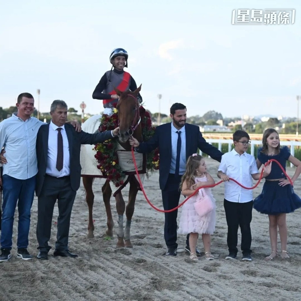 周三晚騎師錦標賽後，莫雷拉 (圖) 將在翌日離港前往阿根廷首都布宜諾斯艾利斯，以便在周六在當地出戰大賽。