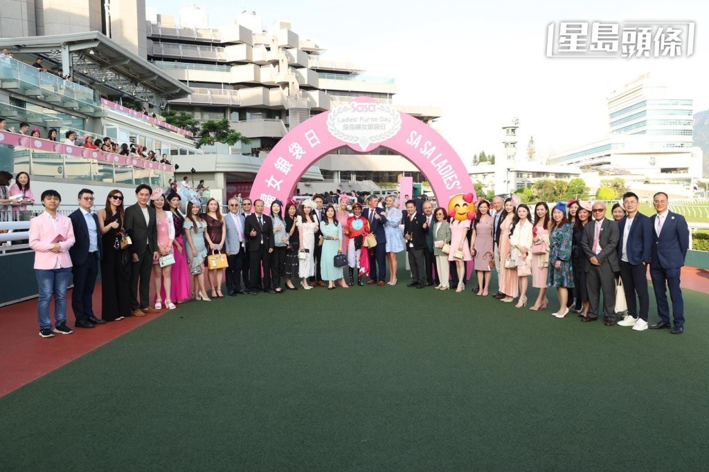 事件发酵后，有知情者代Pink Lady呼冤，指她并非想做「摄石人」抢风头，事情纯属美丽误会。