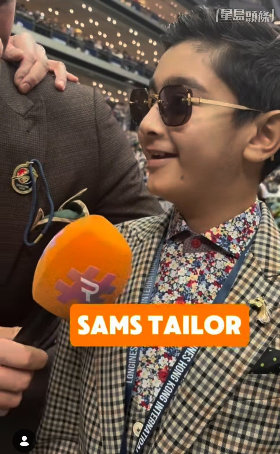 Roshan和他的家人都樂於接受海外傳媒的訪問,協助推廣香港賽馬運動。 Roshan和他的家人都樂於接受海外傳媒的訪問,協助推廣香港賽馬運動。