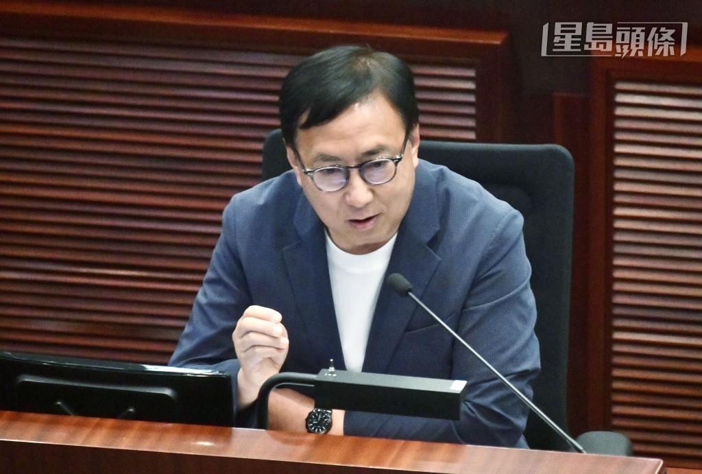 新思維議員狄志遠關注何謂適合時間推行垃圾收費。