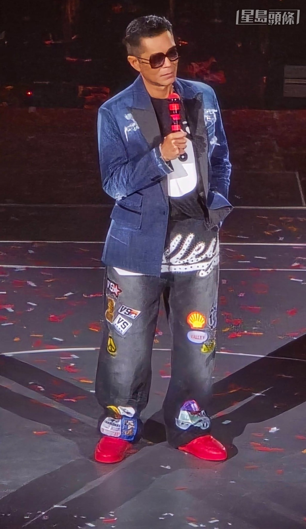 古天乐 (图) 于8月21日至8月22日首度登陆红馆,举办其入行33年来首个个人演唱会《LOUIS KOO MY FIRST SHOW》,两场演出现已圆满结束。 古天乐 (图) 于8月21日至8月22日首度登陆红馆,举办其入行33年来首个个人演唱会《LOUIS KOO MY FIRST SHOW》,两场演出现已圆满结束。