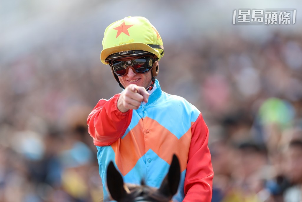 潘頓與「嘉應高昇」的人馬組合曾贏得十八場頭馬。 潘頓與「嘉應高昇」的人馬組合曾贏得十八場頭馬。