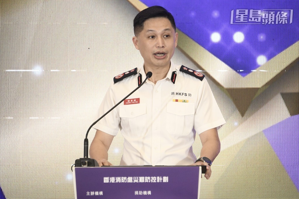 楊恩健表示,現時全港可供公眾使用的AED機已由2021年不足1000部,增至今年3700部,有超過370間機構參與。 楊恩健表示,現時全港可供公眾使用的AED機已由2021年不足1000部,增至今年3700部,有超過370間機構參與。