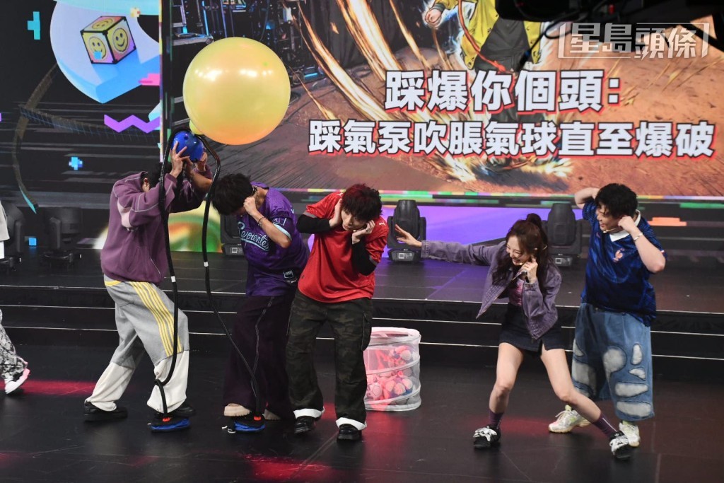 阿Dee（何啟華）被罰。