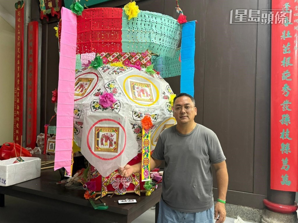 冒卓祺期望市民感受節慶熱鬧氣氛之餘,亦能了解相關傳統工藝,讓紮作師傅有空間、有資源繼續做下去。 冒卓祺期望市民感受節慶熱鬧氣氛之餘,亦能了解相關傳統工藝,讓紮作師傅有空間、有資源繼續做下去。
