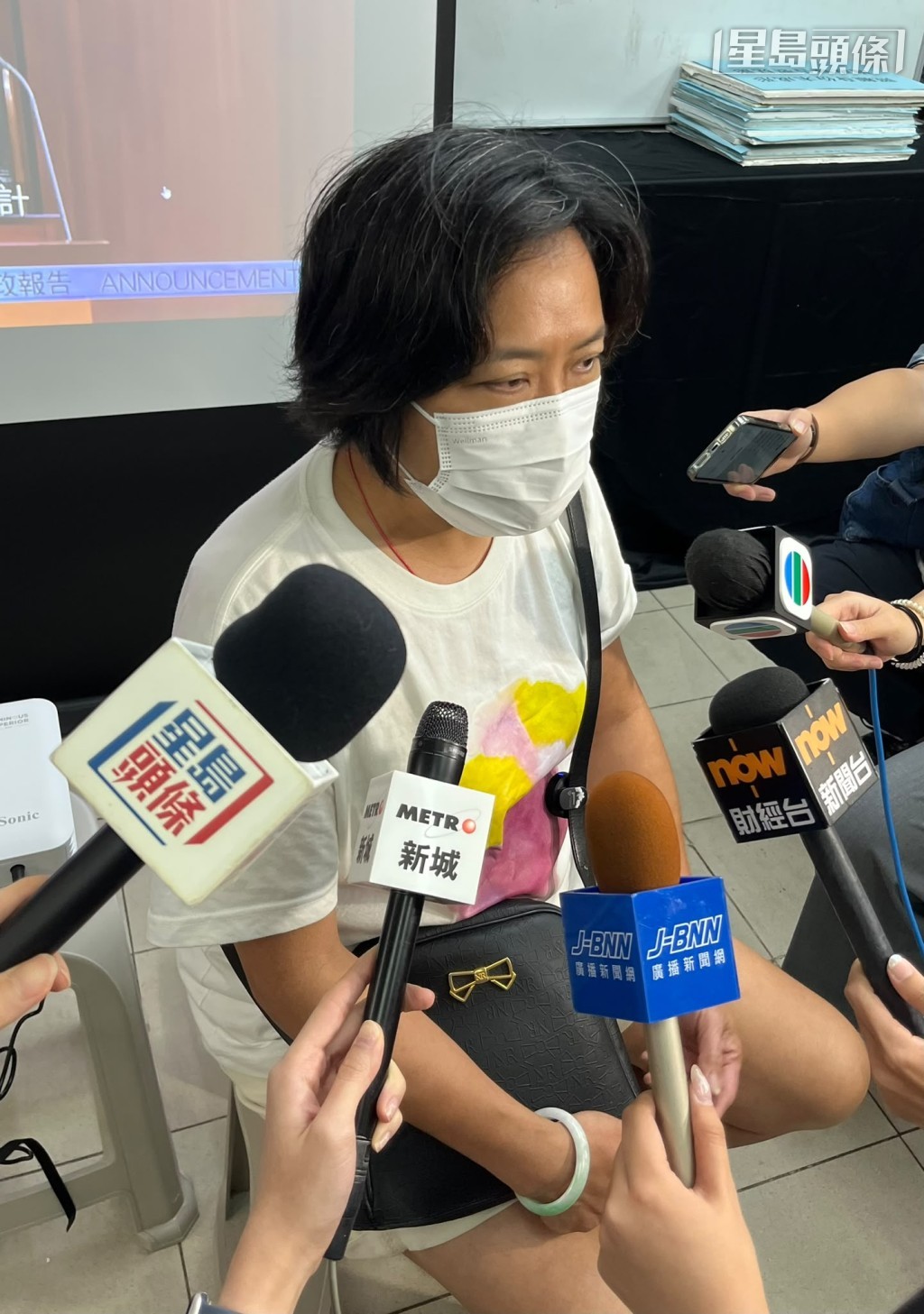 住居九龍區劏房、現年約50歲的基層市民鄭女士認為,照顧者津貼即使增加一成至3300元,亦只是杯水車薪。 住居九龍區劏房、現年約50歲的基層市民鄭女士認為,照顧者津貼即使增加一成至3300元,亦只是杯水車薪。