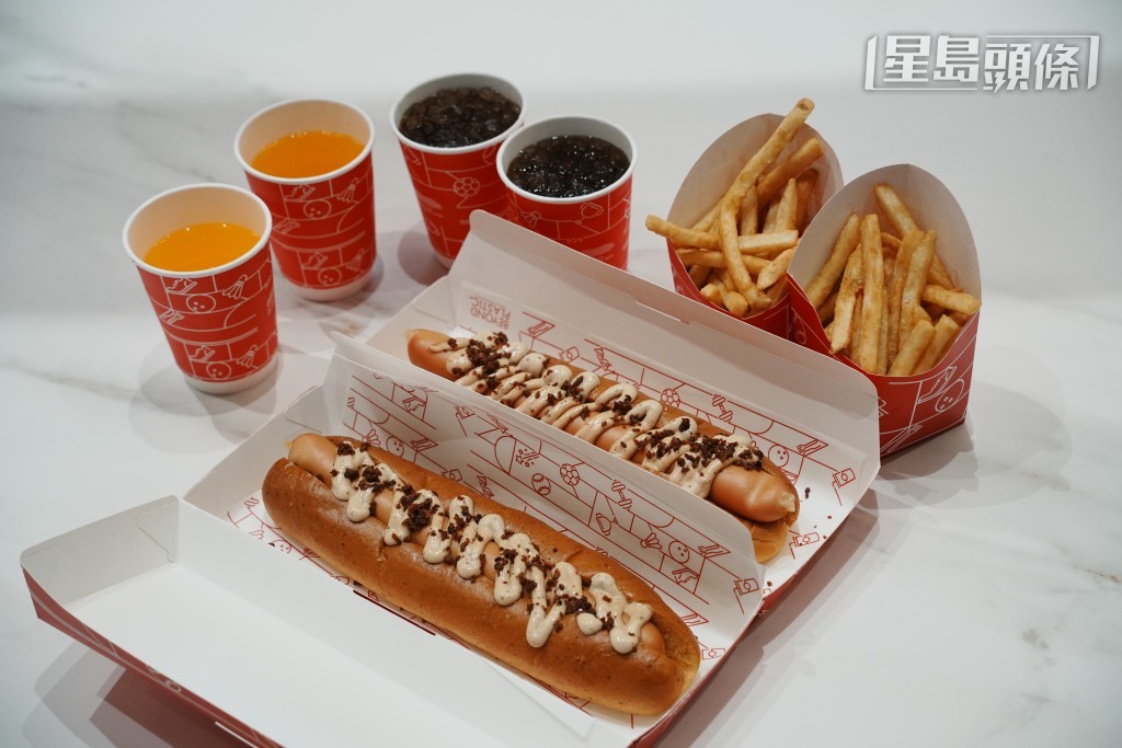 炸薯條及熱狗是啟德主場館最受歡迎的小食。