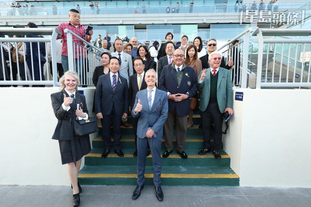 廖康铭指不待潘顿回复，原因是怕到时对方拣骑别驹，会有可能耽误到「白鹭金刚」另求高手操刀，所以宁愿先卜定昨日赢马功臣布文。