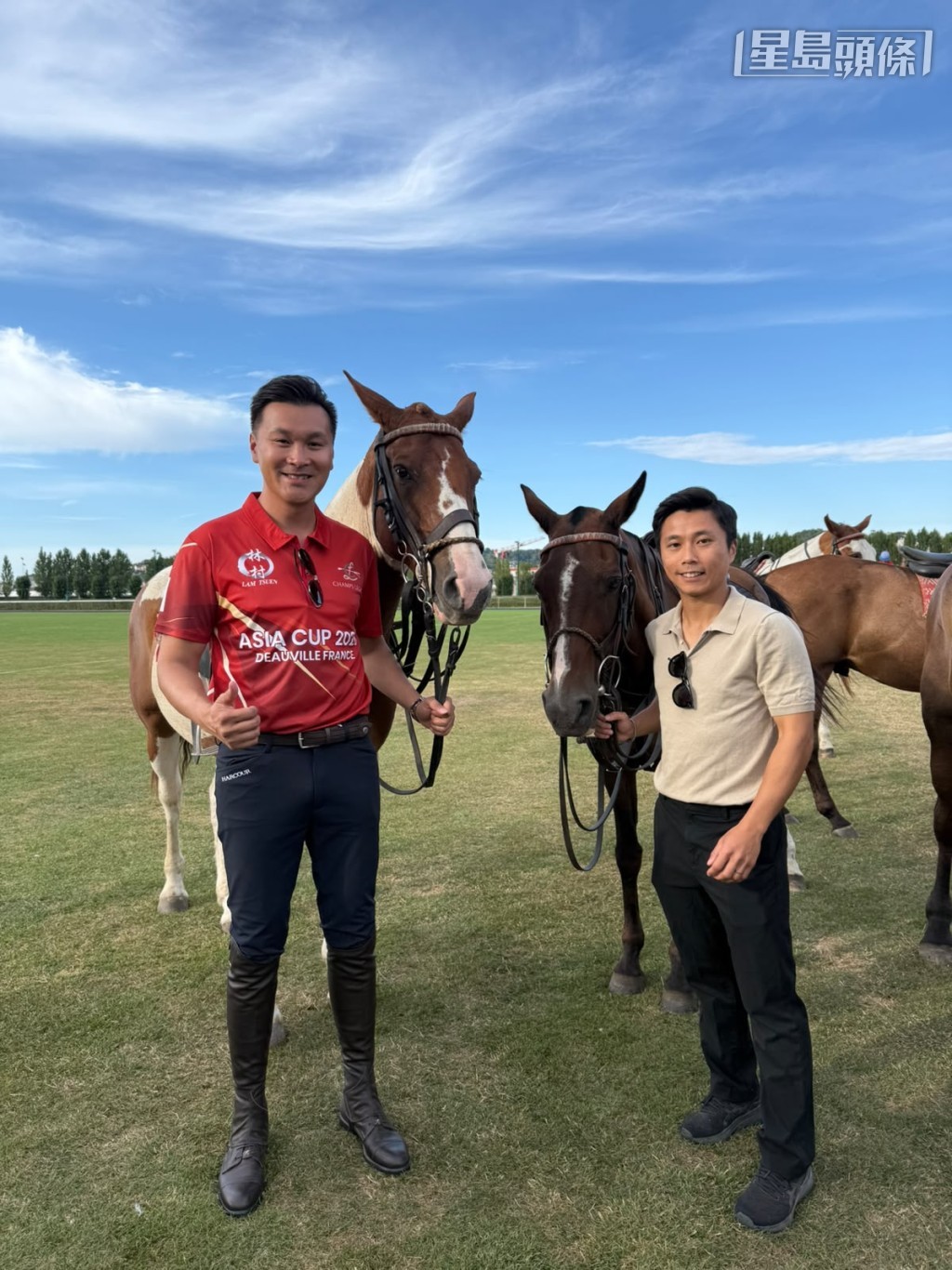 左邊:馬主黎嘉豪 右邊是潘明輝 相片來源:馬主黎嘉豪提供 左邊:馬主黎嘉豪 右邊是潘明輝 相片來源:馬主黎嘉豪提供