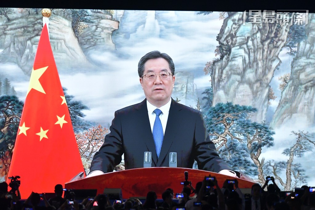 国务院副总理丁薛祥发表视像致辞。(禇乐琪摄) 国务院副总理丁薛祥发表视像致辞。(禇乐琪摄)
