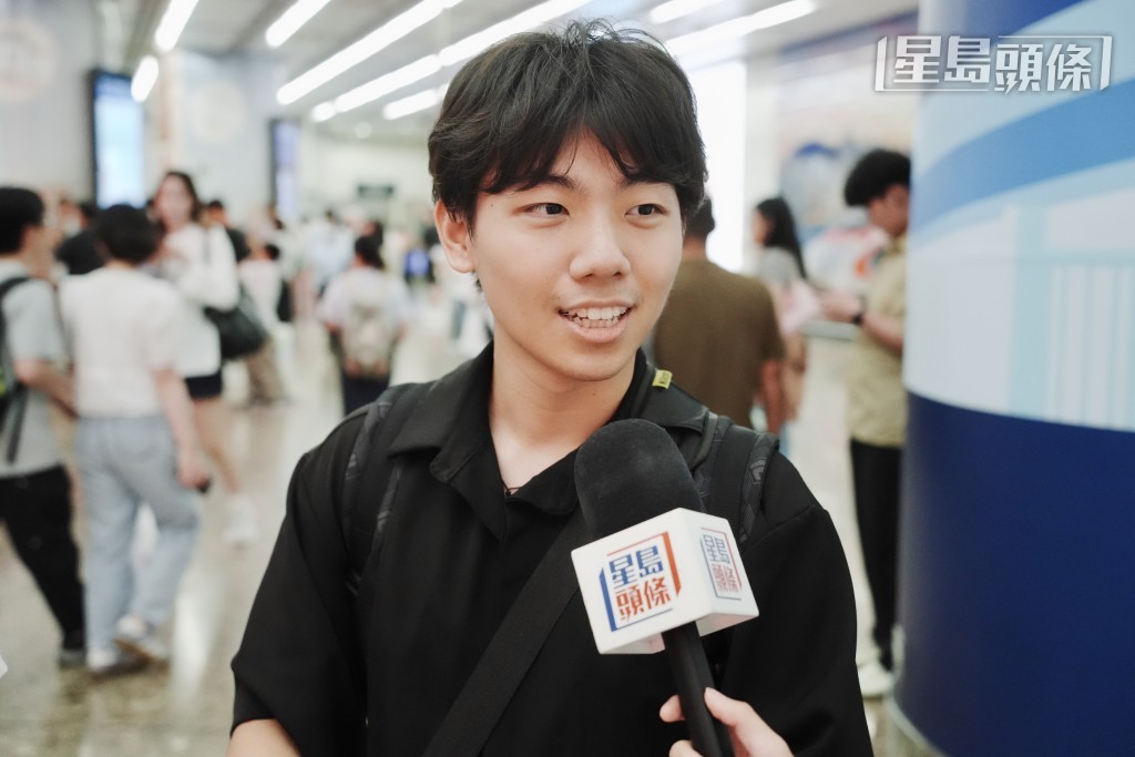 內地留學生Bawry今日接內地女朋友來港旅遊。 內地留學生Bawry今日接內地女朋友來港旅遊。