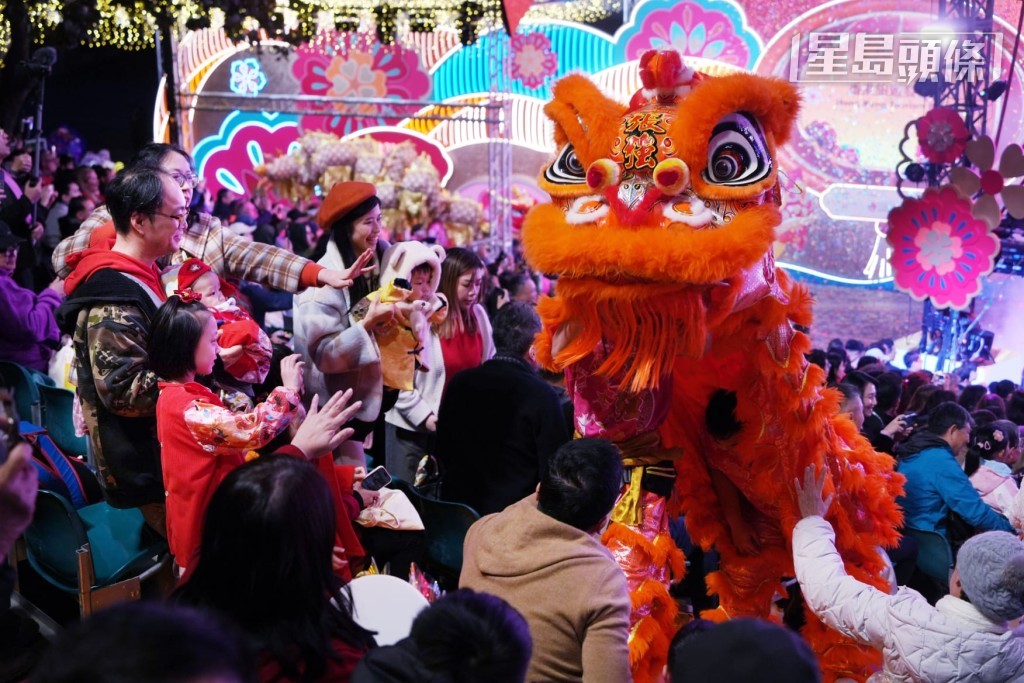 短期訪客計劃及先導計劃已惠及逾38000非本地人才,便利他們來港參與各項短期活動,當中包括新春國際匯演之夜等盛事。資料圖片 短期訪客計劃及先導計劃已惠及逾38000非本地人才,便利他們來港參與各項短期活動,當中包括新春國際匯演之夜等盛事。資料圖片