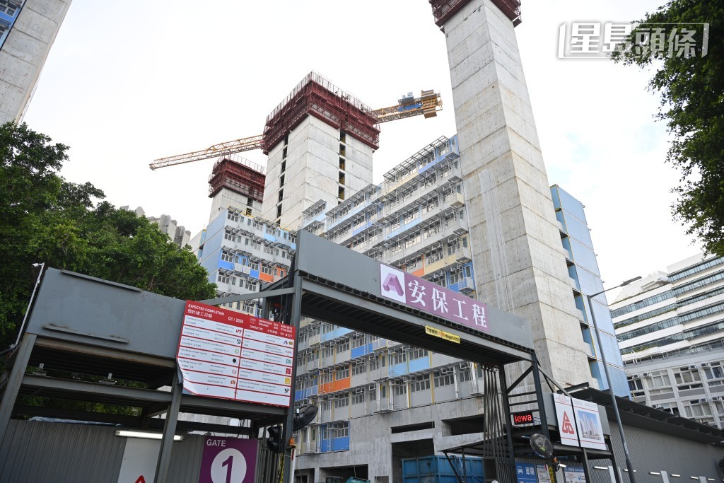  建築署主動巡查3個地盤約4000個螺絲，發現當中有6%被剪短。劉駿軒攝