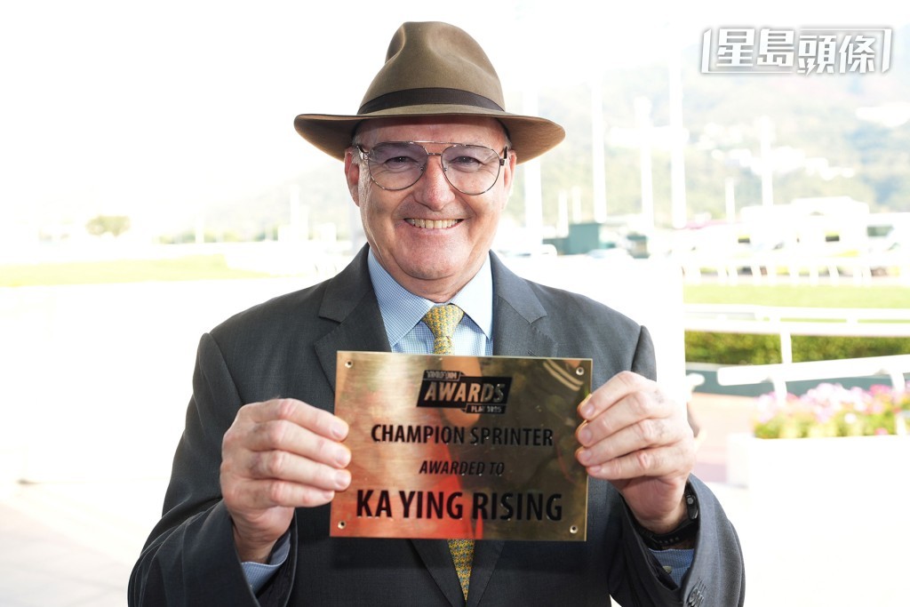 「嘉应高升」练马师希斯。图片来源：HKJC